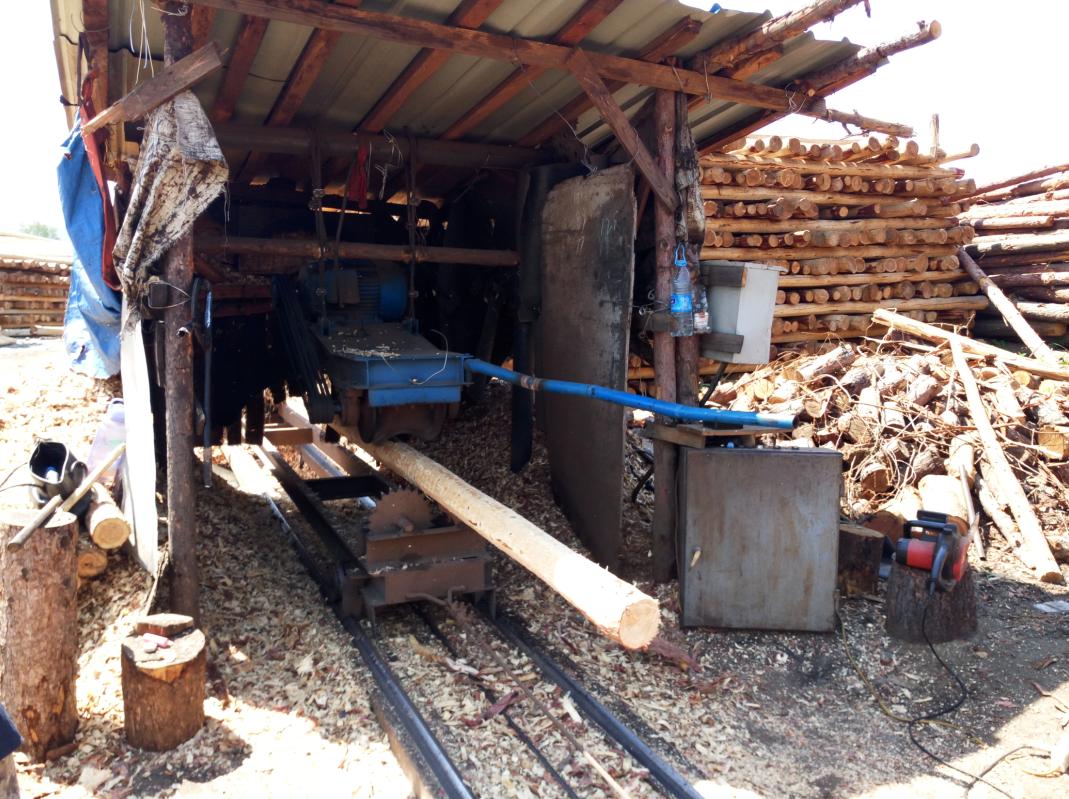 防腐油木桿  防腐油炸桿.jpg