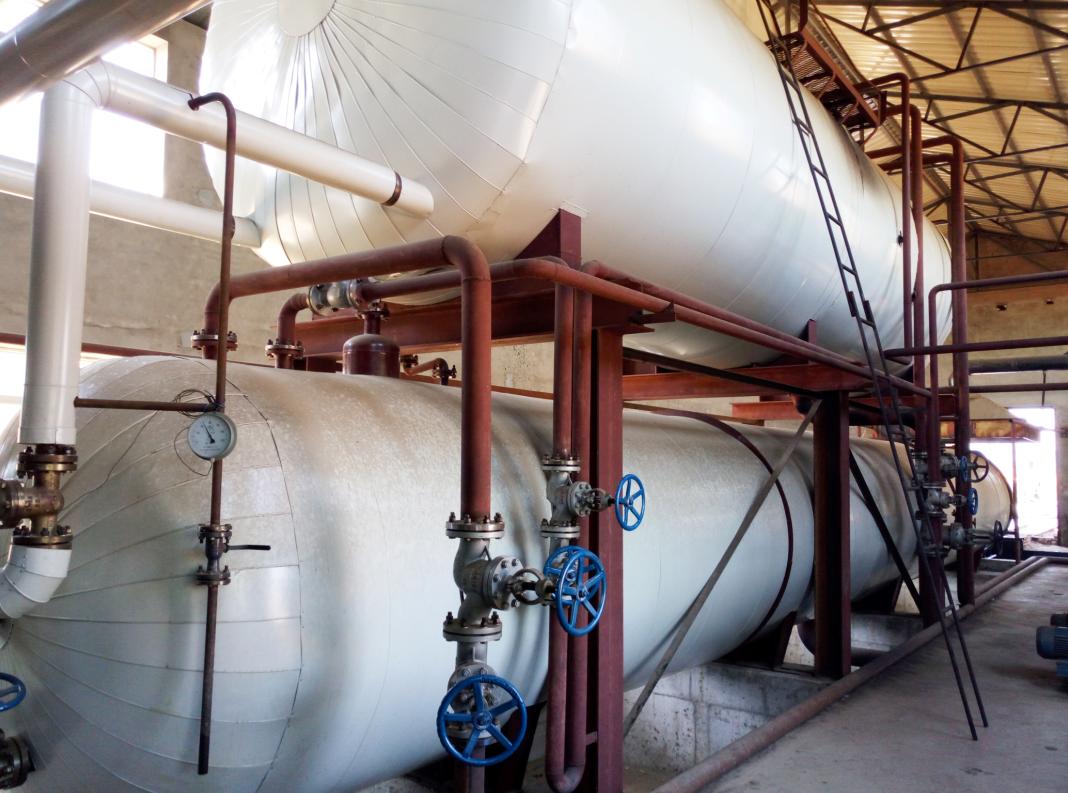 防腐油木桿  防腐油炸桿.jpg